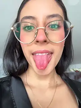 Juanita-Diaz online show from November 30, 8:31 pm