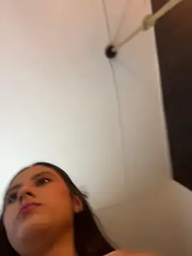 Juanita-Diaz online show from April 5, 8:37 pm