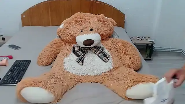 Snapshot of isha_rosee chatting on July 10, 4:51 pm isha rosee online show from July 10, 4:51 pm