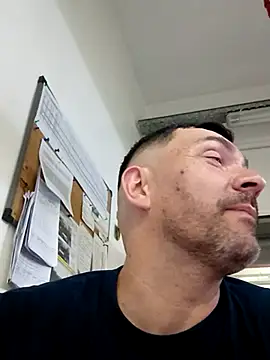 Snapshot of Alex_404040 chatting on November 29, 5:18 am Alex 404040 online show from November 29, 5:18 am