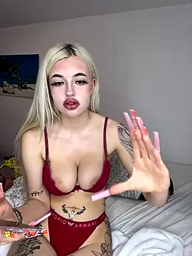 Snapshot of Steffi_Snowbunny chatting on October 13, 3:24 pm Steffi Snowbunny online show from October 13, 3:24 pm