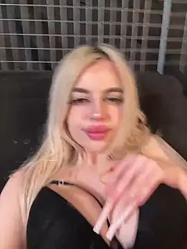 Steffi Snowbunny online show from February 1, 10:08 pm