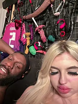 Steffi Snowbunny online show from February 7, 10:18 pm