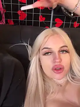 Steffi Snowbunny online show from April 9, 9:10 pm