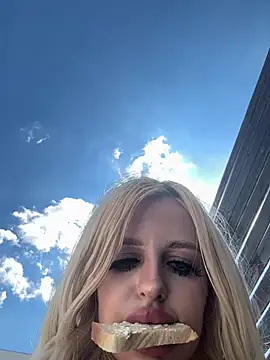 Steffi Snowbunny online show from June 18, 1:16 pm