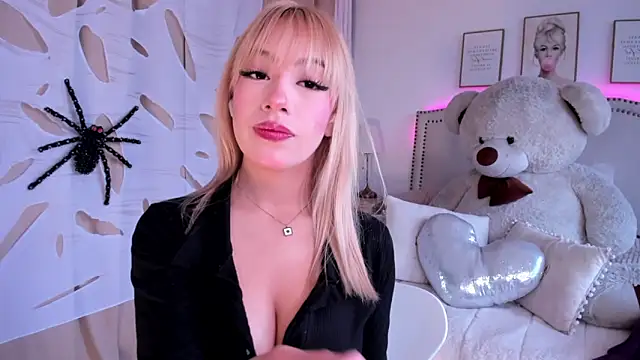 Mayajhons online show from October 27, 11:55 am