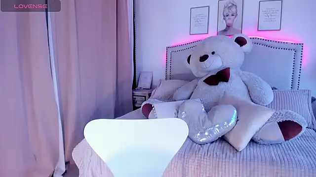 Mayajhons online show from December 3, 12:37 pm