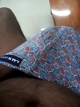 Snapshot of deshi8inch53 chatting on October 9, 7:58 pm deshi8inch53 online show from October 9, 7:58 pm