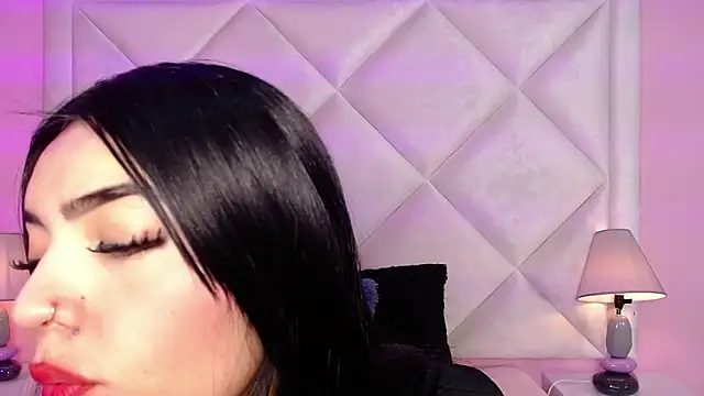 Miaa Smithh   online show from October 30, 12:25 pm