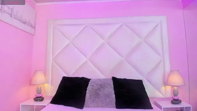 Miaa Smithh   online show from March 19, 7:47 pm