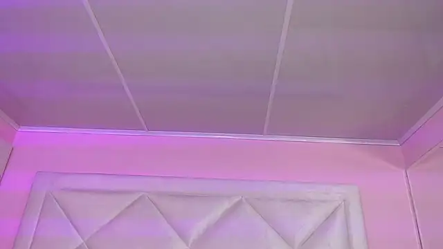 Miaa Smithh   online show from October 25, 12:28 pm