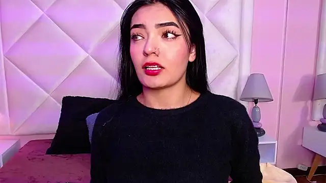 Miaa Smithh   online show from November 11, 12:33 pm