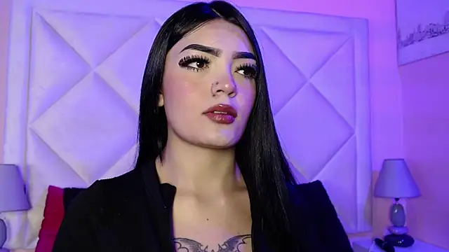 Miaa Smithh   online show from January 8, 11:38 am