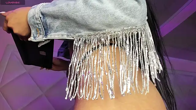 Miaa Smithh   online show from April 11, 12:29 am