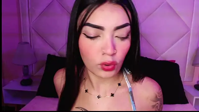 Miaa Smithh   online show from December 1, 2:18 pm