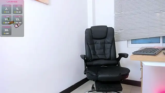 Snapshot of Tanaz_xX chatting on October 24, 9:03 pm Tanaz xX online show from October 24, 9:03 pm