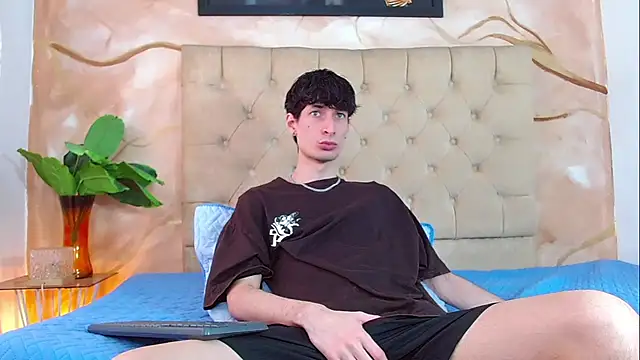 Snapshot of Luke_Carter chatting on July 4, 1:37 pm Luke Carter online show from July 4, 1:37 pm