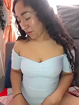 Snapshot of Lexiiee_1 chatting on December 14, 2:33 pm Lexiiee 1 online show from December 14, 2:33 pm