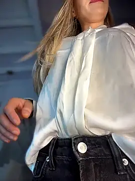 SweetieSinXXX online show from January 16, 1:15 pm