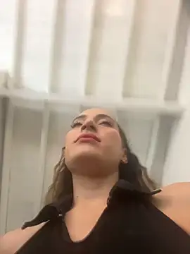 Snapshot of SweetieSinXXX chatting on November 27, 1:11 pm SweetieSinXXX online show from November 27, 1:11 pm