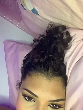 luluzinhax online show from February 24, 3:18 am