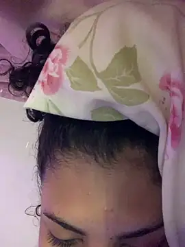 luluzinhax online show from February 11, 6:30 pm