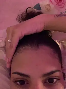 luluzinhax online show from February 18, 4:54 am