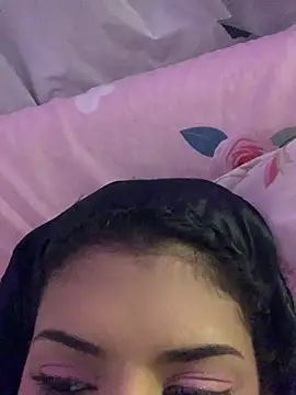 luluzinhax online show from January 13, 4:05 am