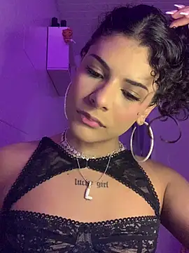 luluzinhax online show from January 11, 1:56 am