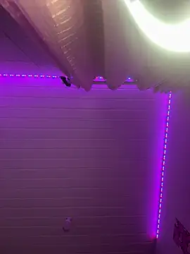 luluzinhax online show from April 19, 5:30 am