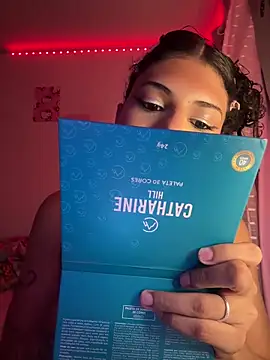 luluzinhax online show from April 8, 3:41 am