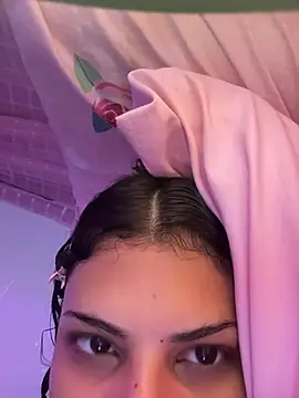 luluzinhax online show from April 9, 3:19 am