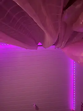 luluzinhax online show from April 14, 5:01 am