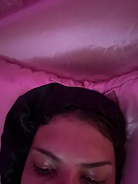 luluzinhax online show from April 13, 5:44 am