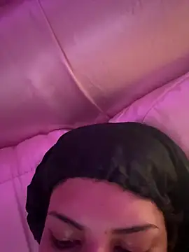 luluzinhax online show from April 15, 5:02 am