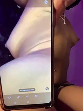 luluzinhax online show from December 23, 4:45 am