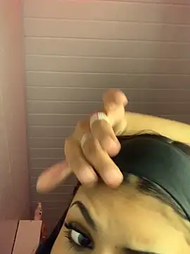 luluzinhax online show from September 29, 3:02 am