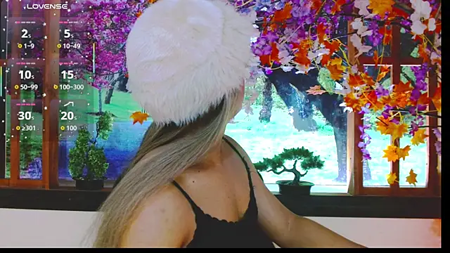 Snapshot of Cristal_Villael chatting on November 6, 3:21 am Cristal Villael online show from November 6, 3:21 am