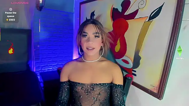 Snapshot of Cristal_Villael chatting on December 1, 3:18 am Cristal Villael online show from December 1, 3:18 am