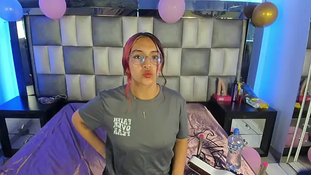 Snapshot of Valkiria_js chatting on November 21, 1:21 pm Valkiria js online show from November 21, 1:21 pm