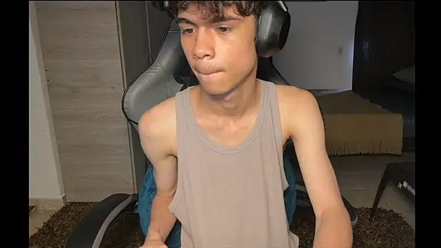 OopsAgain  online show from January 13, 5:28 pm