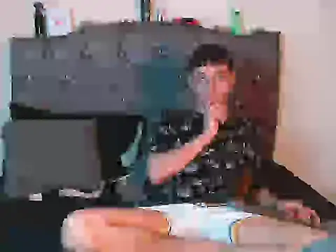 Snapshot of logan_willyams_ chatting on September 20, 10:37 pm logan willyams online show from September 20, 10:37 pm