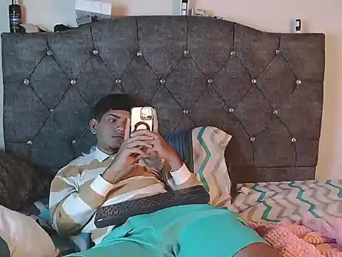 Snapshot of logan_willyams_ chatting on October 12, 1:29 am logan willyams online show from October 12, 1:29 am
