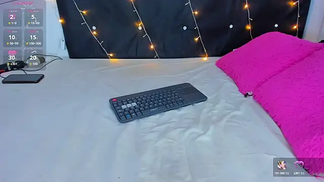 Snapshot of Danaa_moore_ chatting on October 11, 3:51 am Danaa moore online show from October 11, 3:51 am