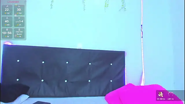 Danaa moore  online show from May 1, 11:32 pm