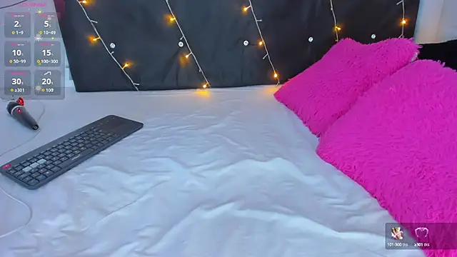 Snapshot of Danaa_moore_ chatting on October 21, 10:09 pm Danaa moore online show from October 21, 10:09 pm