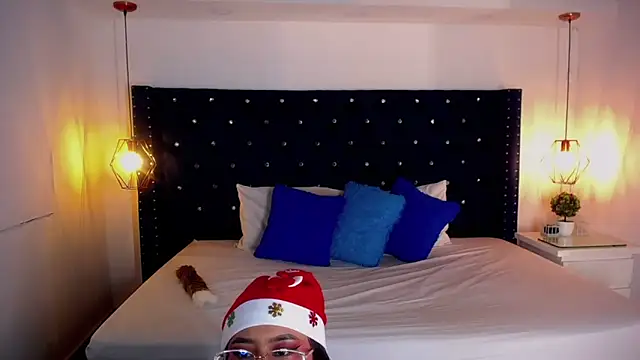 miss aris online show from December 18, 3:00 am