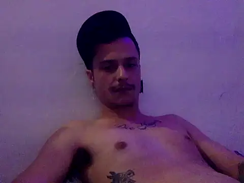 chrisalmeid  online show from September 16, 7:20 am