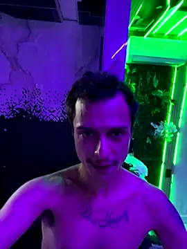 chrisalmeid  online show from January 9, 8:43 am