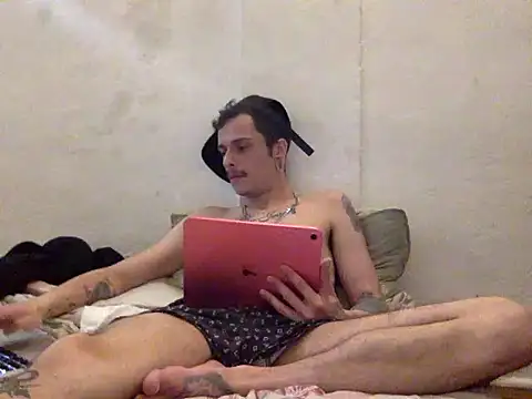 chrisalmeid  online show from October 13, 12:56 am